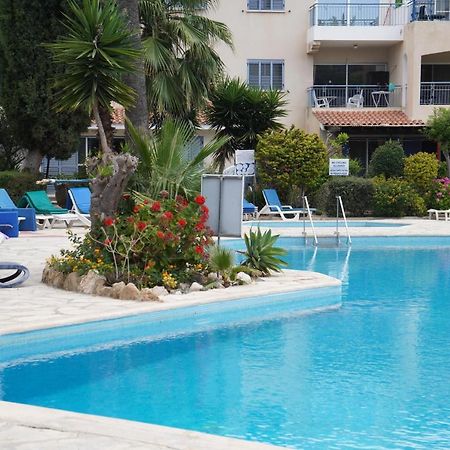 Rachel Suite By The Pool Paphos Exterior photo