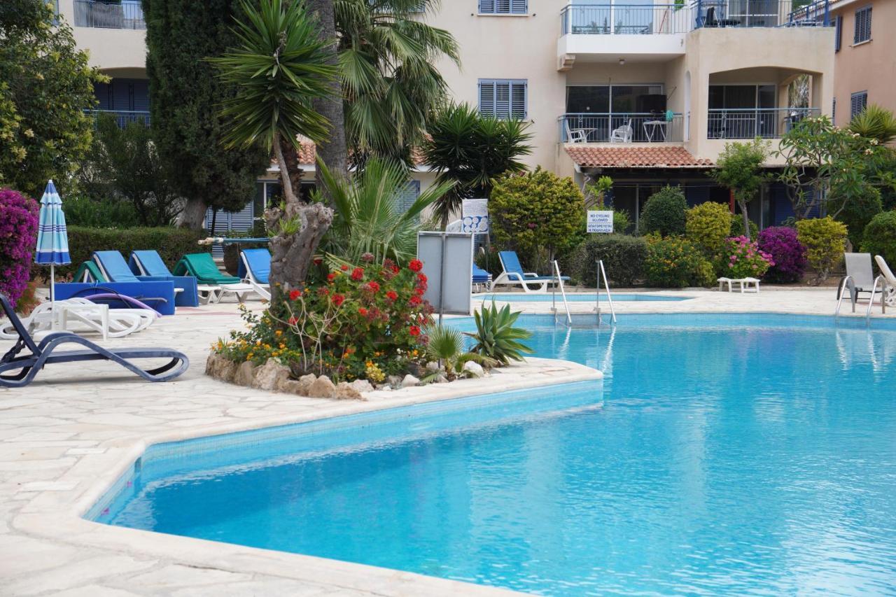 Rachel Suite By The Pool Paphos Exterior photo